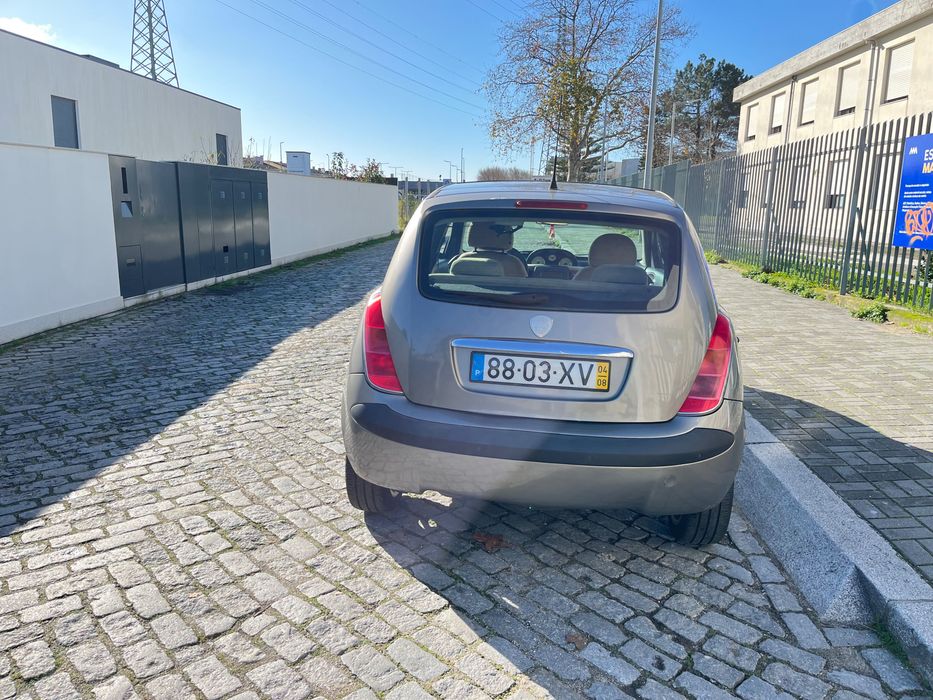 Lancia Ypsilon 1.3 multiject automático