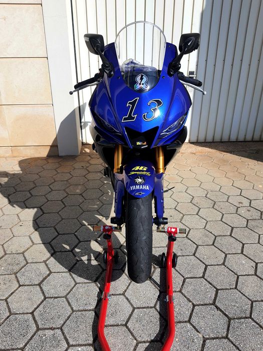Yamaha R3 2019 e material incluido