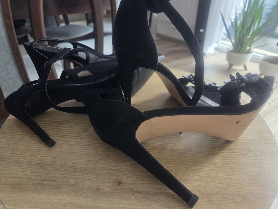 Nowe buty czarne 40