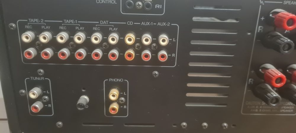 Amplificador onkyo integra R1