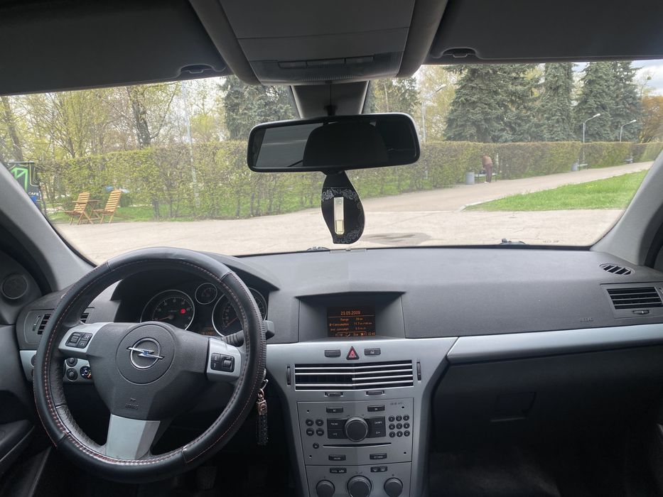 Продам сімейний автомобіль Опель Астра H Opel Astra h