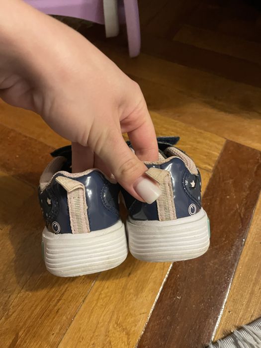 Кросівки для дівчинки