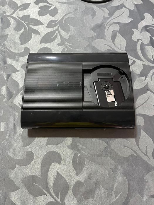 Pack PlayStation 3 Super Slim + 5 Jogos + 2 Comandos + Kit PlayStation Move (4 Comandos Move + Câmera Eye)