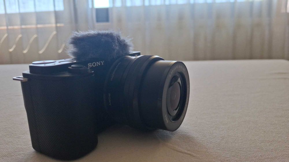 Câmara SONY ZV E 10 + Lentes e Acessórios