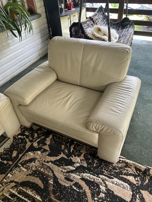 Zestaw fotele sofa biala skora