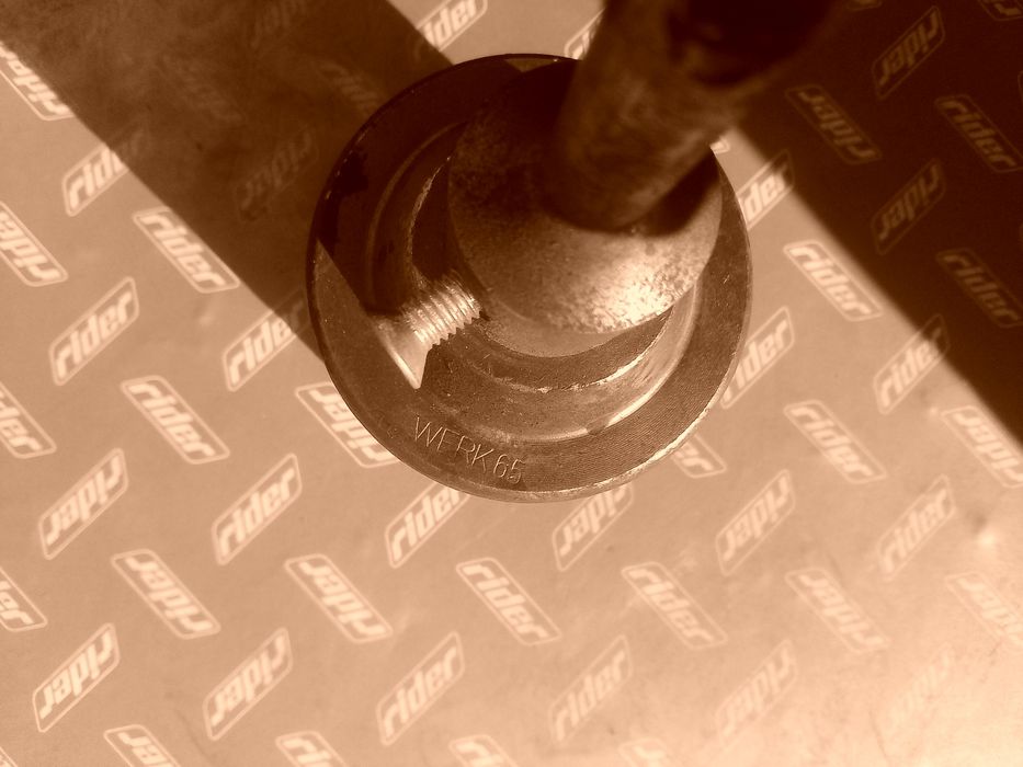 Продаю победитовую коронку WERK-65. в отличном состоянии