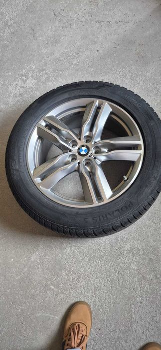 Sprzedam opony zimowe kierunkowe 235/55R18 Barum Polaris 5