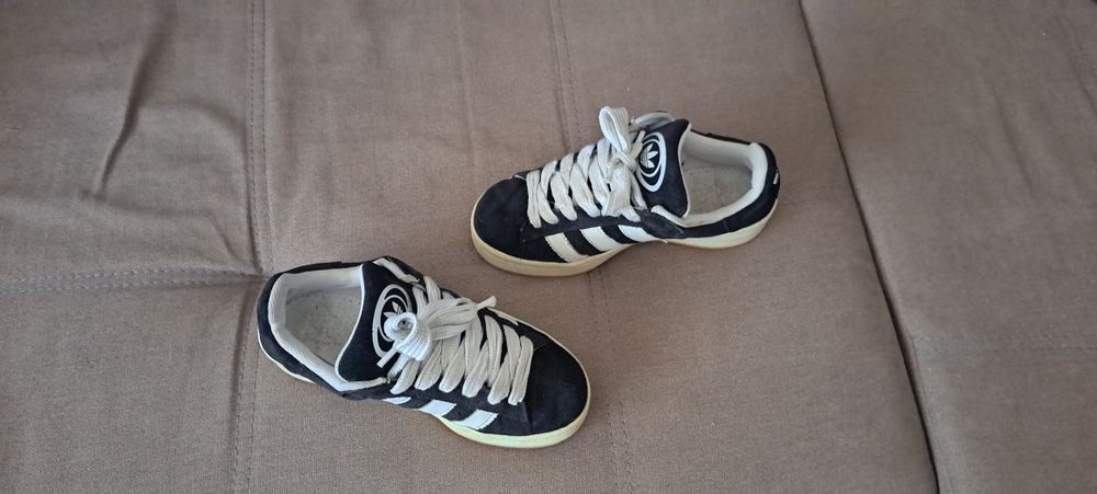 Ténis Adidas Campus pretos tamanho 36