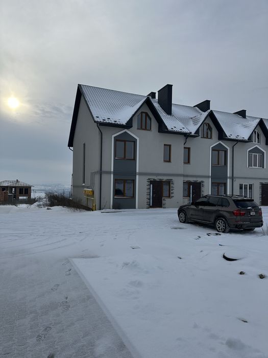 Продам таунхаус з ремонтом