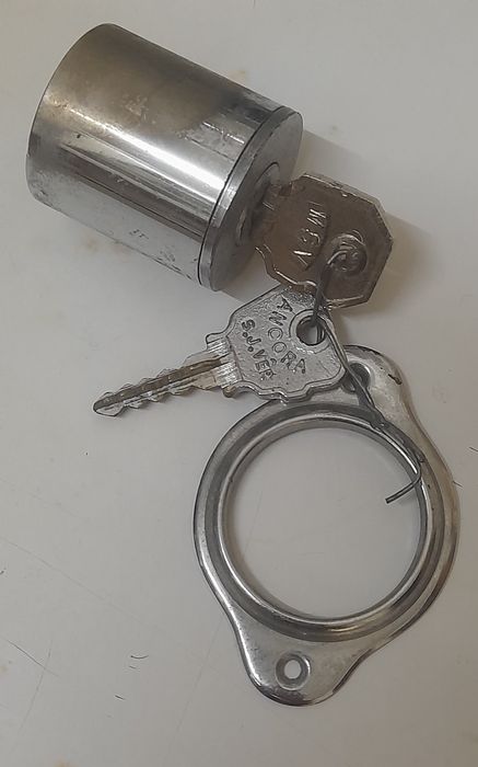 Canhão de fechadura com espelho + 2 chaves  - Bom estado
