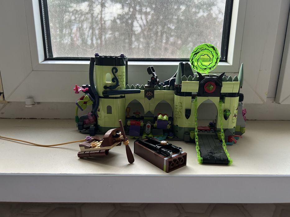 Duza budowla z seri lego elf