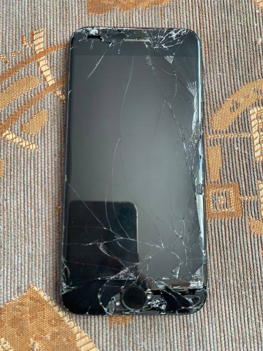 Продам iPhone 7 32gb,Айфон 7 32гб. Під ремонт