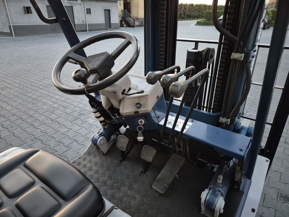 Wózek widłowy KOMATSU FGF25, triplex, przesuw, GAZ