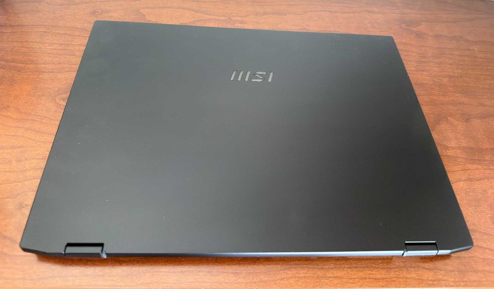 MSI Summit E16 x360|16" Tactil|i7-1280P c/14 Cores|16Gb Ram|Ssd 1Tb|