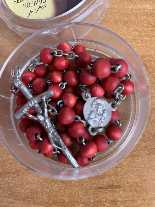 Poświęcony różaniec z  o. Pio z Matką Boską prosto z Rzymu