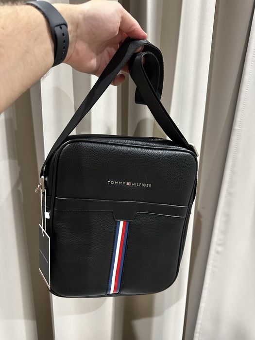 Велика сумка Tommy Hilfiger чорного кольору / барсетка томмі хілфігер