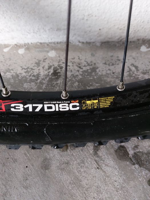 Duas rodas de Mountain Bike