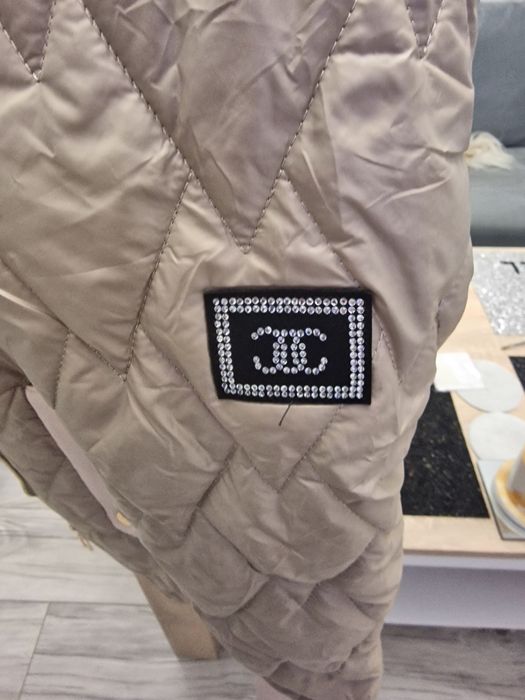 Kurtka S nowa z kapturem