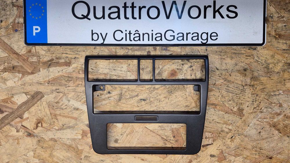 Moldura Original Preta Consola Audi A4 B5 8D Pré-Facelift 1995 a 1999