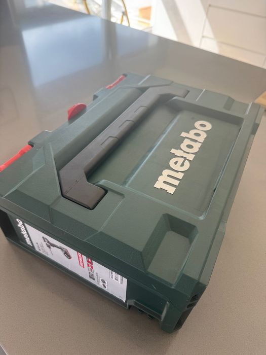 Sprzedam wiertarko-wkrętarkę Metabo BS 18L B1