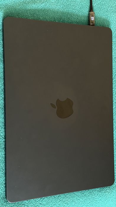 Macbook air m2 8/256GB