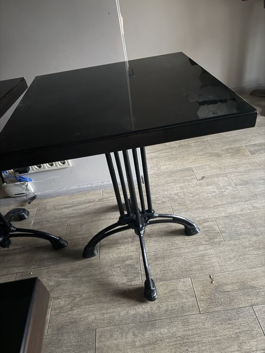 стол  для кавярні