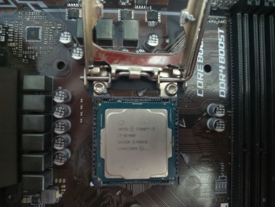 Sprzedam procka intel core i7 8700k