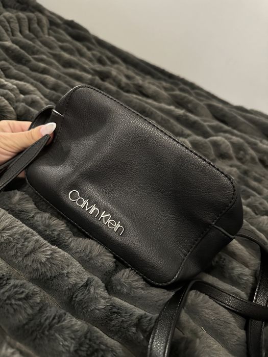 Mała torebka listonoszka Calvin Klein