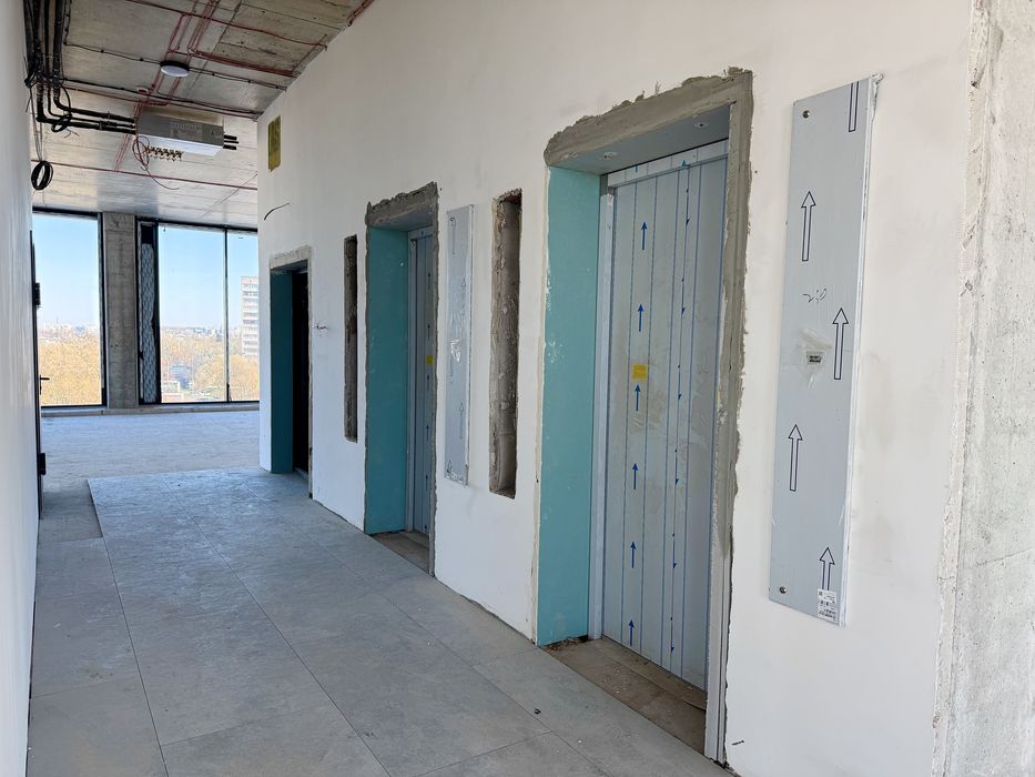 Офіси від 650 (м2) Біля Озера Преміум Рівня