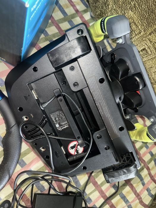 Игровой руль Logitech G29 без педалей с коробкой передач\Ігрове кермо логитеч г29
