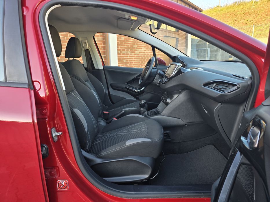 Peugeot 208 1.2 Puretech  |  IMPECÁVEL