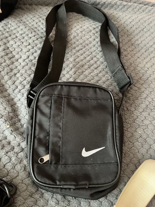 Жіночі сумки……..