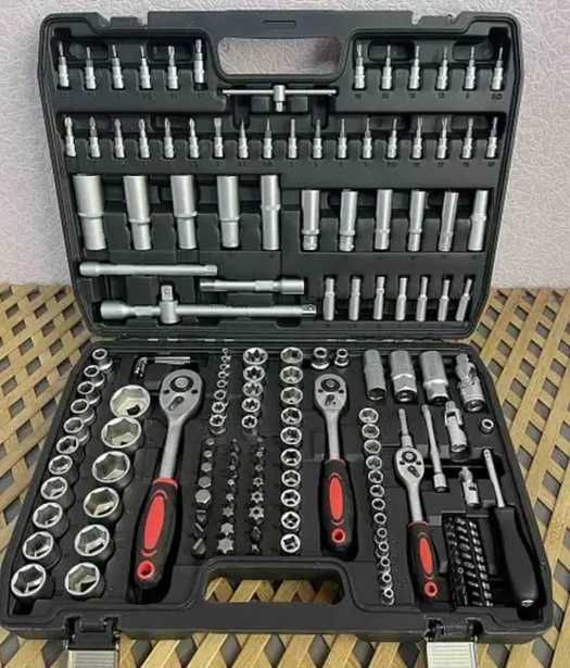 Набори інструментів від 40 до 216ел Наборы инструментов головок ключей