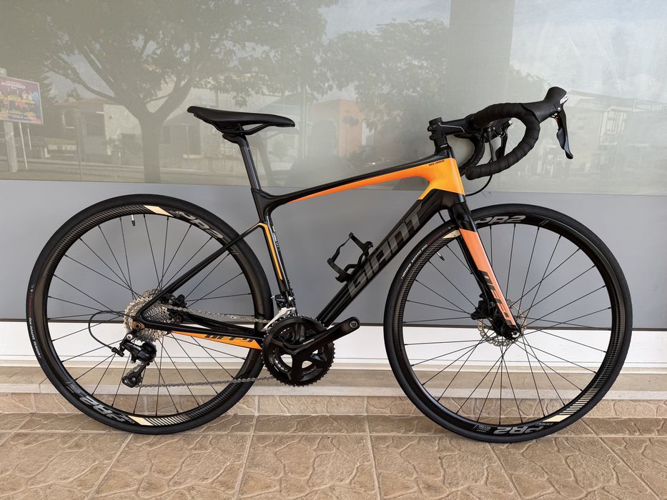 Bicicleta de estrada Giant em carbono - Disco