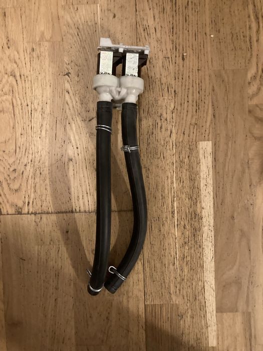 Pompka pralki z przewodami