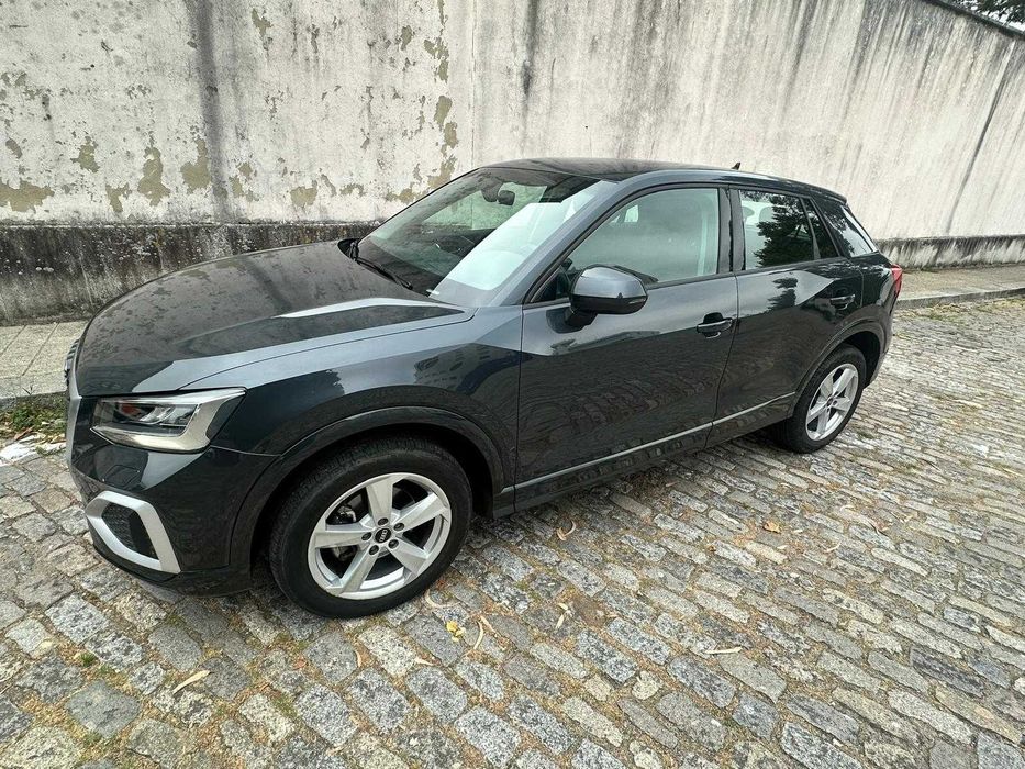 AUDI Q2 30 TFSI em muito bom estado