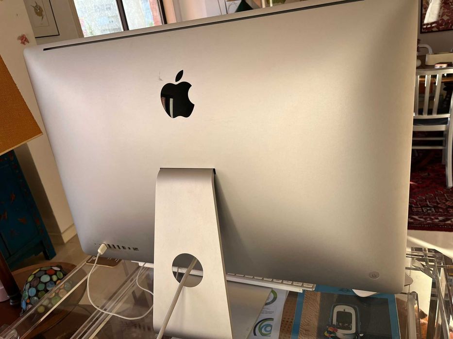 Vendo para peças ou arranjo. iMac 11 Intel Core i5