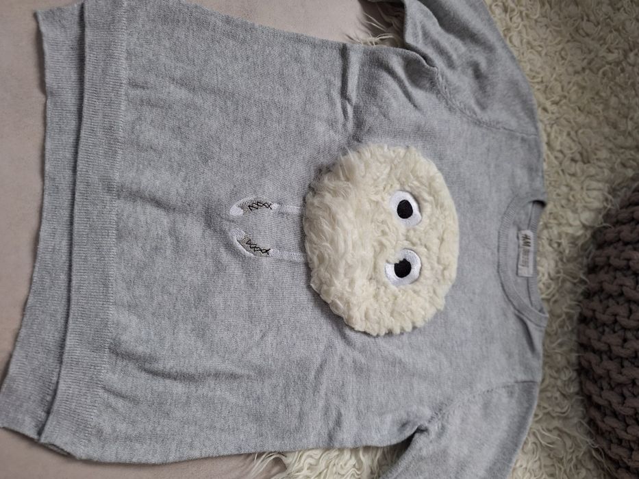 Sweterek firmy H&M..