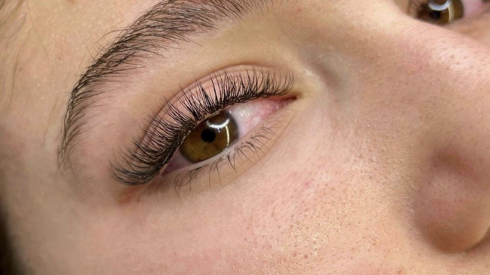 Przedłużanie  rzes 1-6 D efekty  1,5 h założenie nowa aplikacja