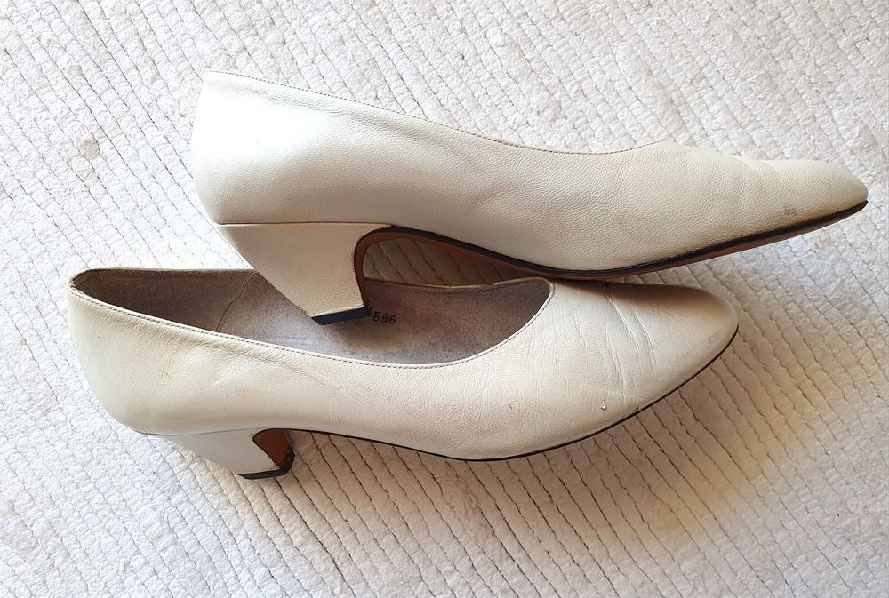 Sapatos brancos - 36 - usados