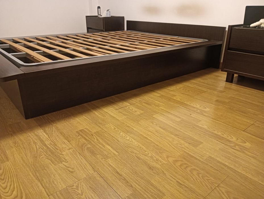Cama de casal sem colchão