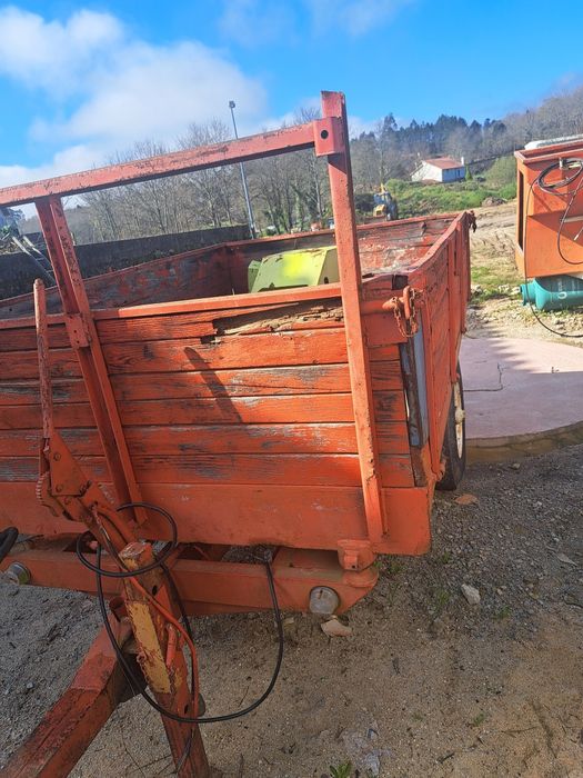 Varias alfaias em bom estado