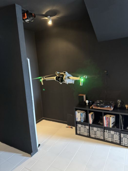 Drone DJI Mini 3 + Comando RC + 2 Baterias + Carregador + lentes Estoj