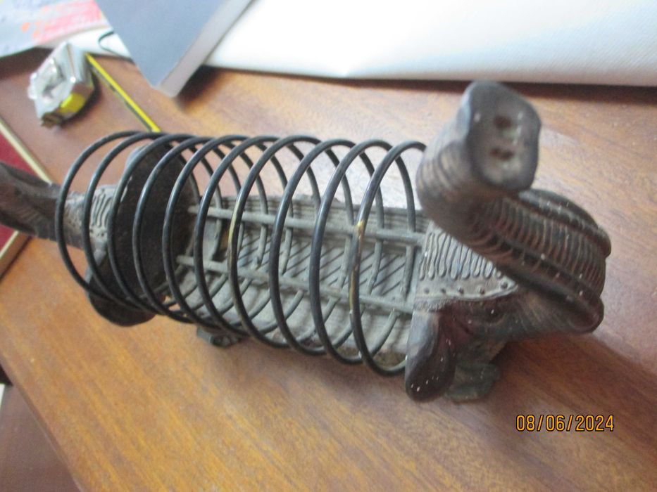 Peça metálica C/2 cabeças de elefante, para decoração ou...