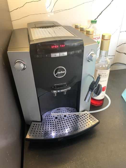 Кавова машина Jura F50