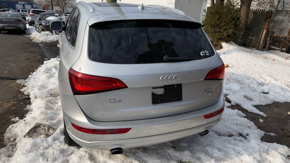 Розборка Audi Q5 8R шрот ауді запчастини ауди ку 5 2013-2017 рік 2.0 бензин
