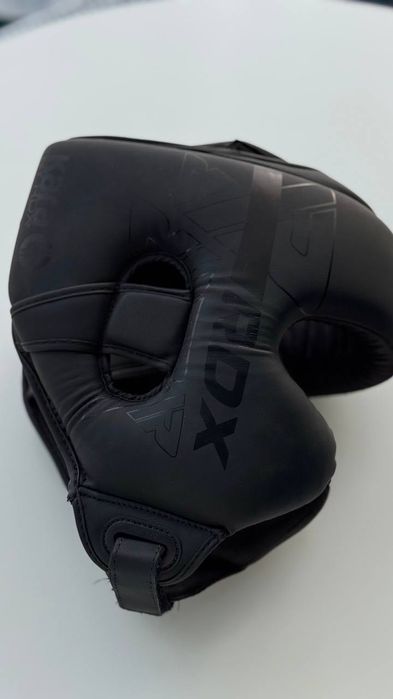 Боксерский шлем Б/У в отличном состоянии (2 раза одевал)