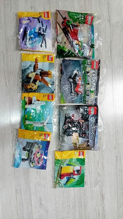 Pakiet ośmiu zestawów LEGO