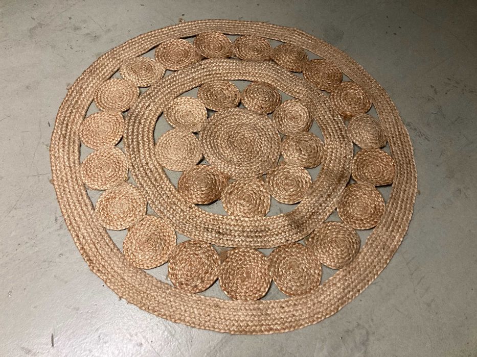 Tapete em sisal, usado, 125 cm diâmetro