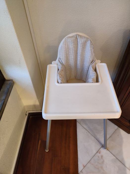 Cadeirinha de refeição bebé